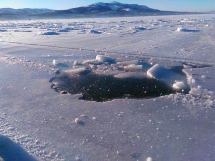 Иномарка ушла под воду вместе с пассажиром в магаданской бухте Гертнера в Магадане « автомагадан