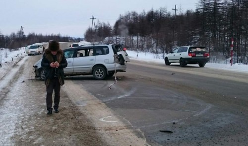 В лобовом столкновении автомобилей пострадали четыре магаданца в Магадане &laquo; автомагадан