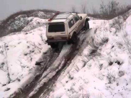 Нива против других внедорожников в Магадане « автомагадан