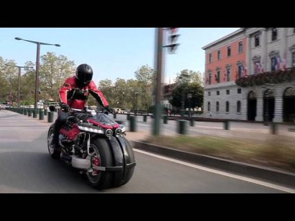 Четырехколесный мотоцикл «Lazareth LM847» с двигателем V8 в Магадане « автомагадан