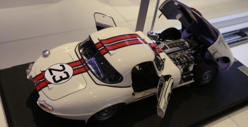 Модельки Jaguar E-Type оценивают в 10 000 долларов в Магадане &laquo; автомагадан