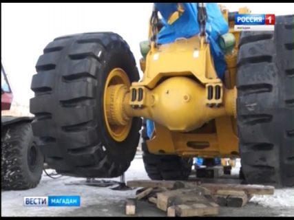 Огромные колеса идут на Колыму в Магадане « автомагадан