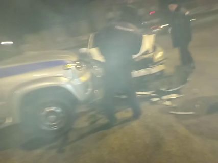 В Магадане пожилой водитель протаранил полицейский УАЗ в Магадане « автомагадан
