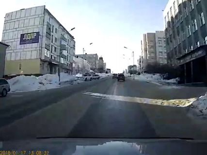 Авария на улице Якутской в Магадане « автомагадан